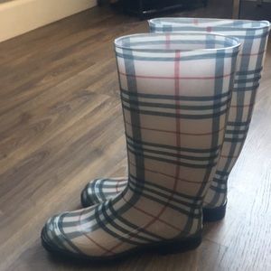 NWOT Burberry Rain Boots ☔️ size 8